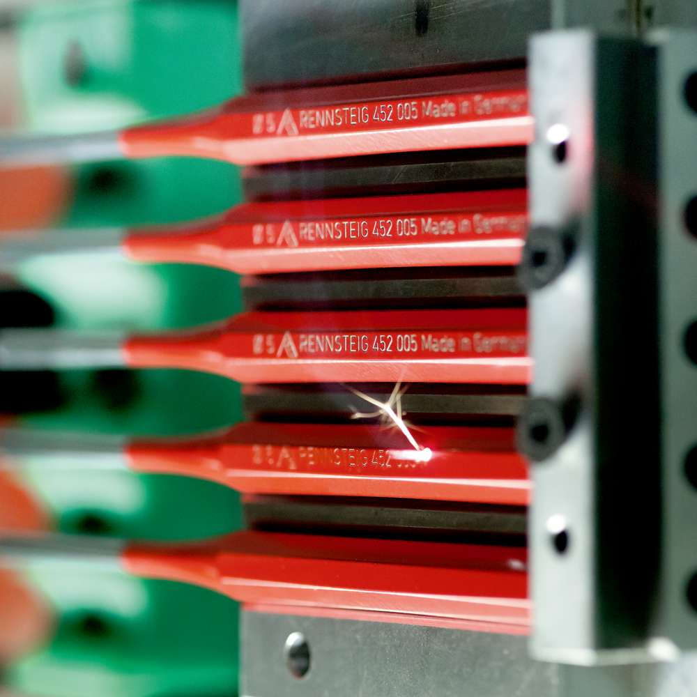 Выколотка для шплинтов восьмигранная с протектором красная DIN6450 Rennsteig Exclusive, инструментальная сталь - фото